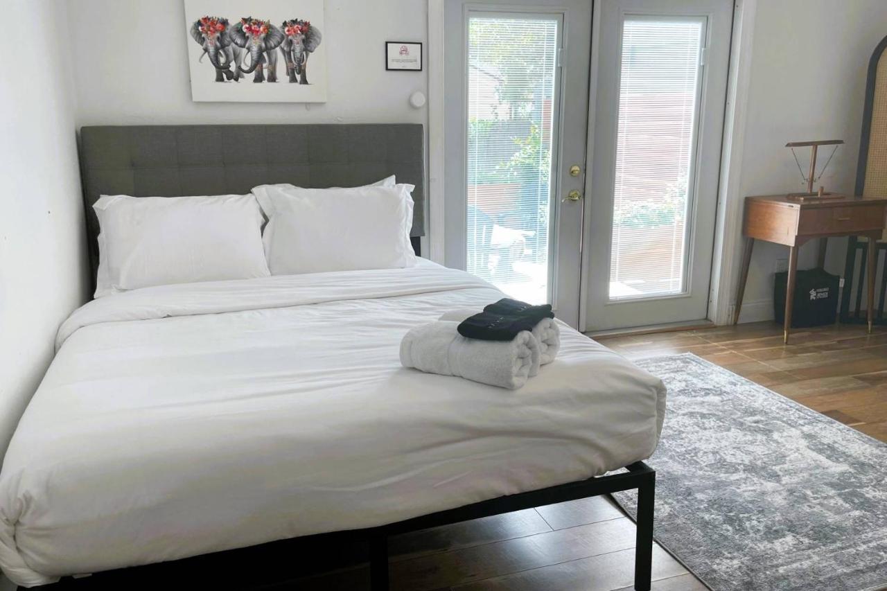 Treehouse Is A Quaint 2 Bedroom In An Up-And-Coming Part Of Town, Pet Friendly With Fenced Yard And Lounge Area That Is Close To Downtown Tampa Kültér fotó