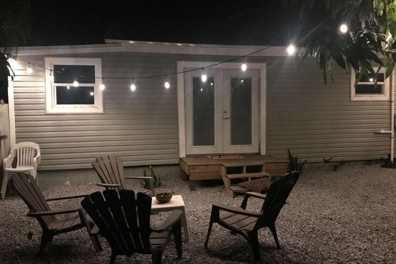 Treehouse Is A Quaint 2 Bedroom In An Up-And-Coming Part Of Town, Pet Friendly With Fenced Yard And Lounge Area That Is Close To Downtown Tampa Kültér fotó