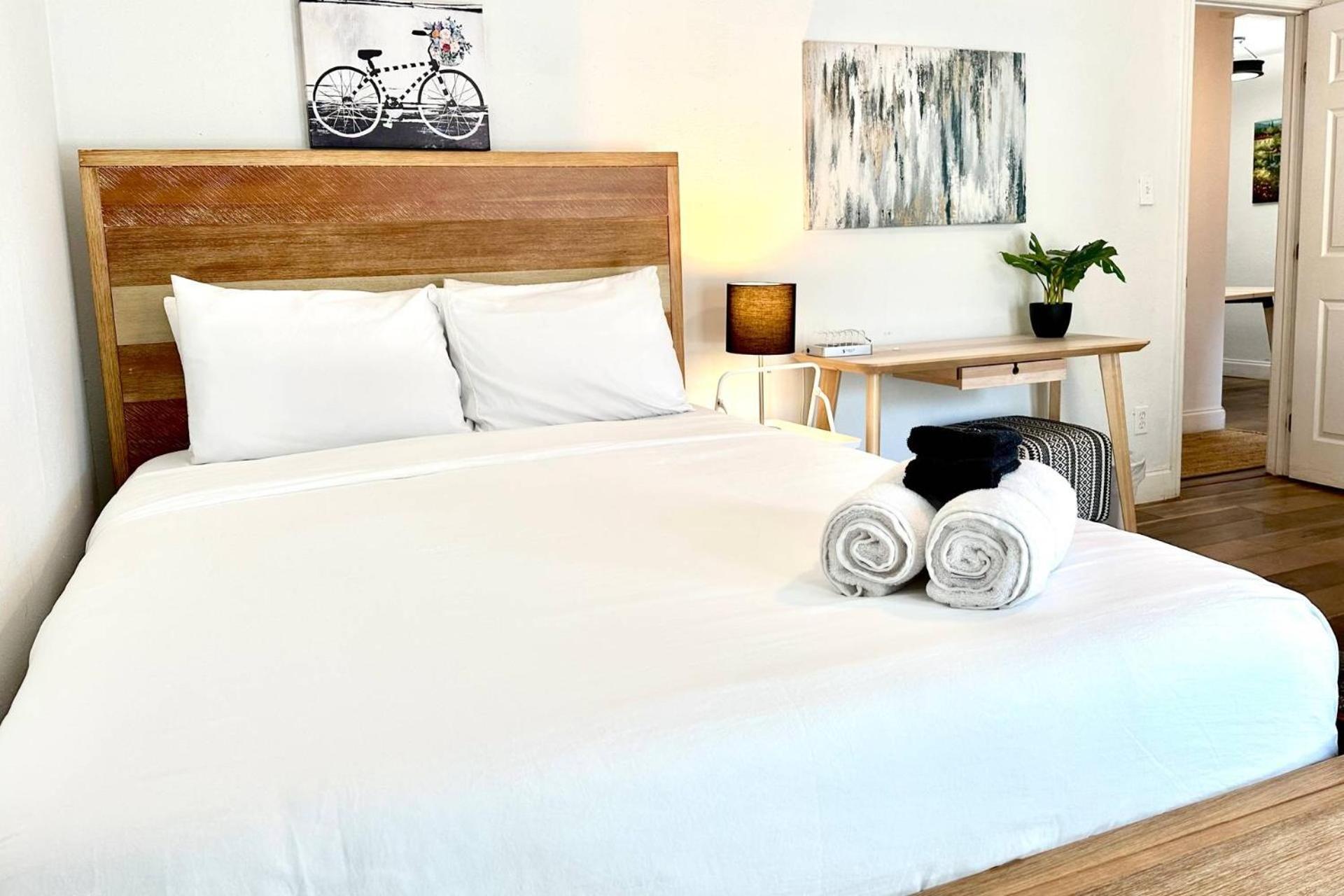 Treehouse Is A Quaint 2 Bedroom In An Up-And-Coming Part Of Town, Pet Friendly With Fenced Yard And Lounge Area That Is Close To Downtown Tampa Kültér fotó