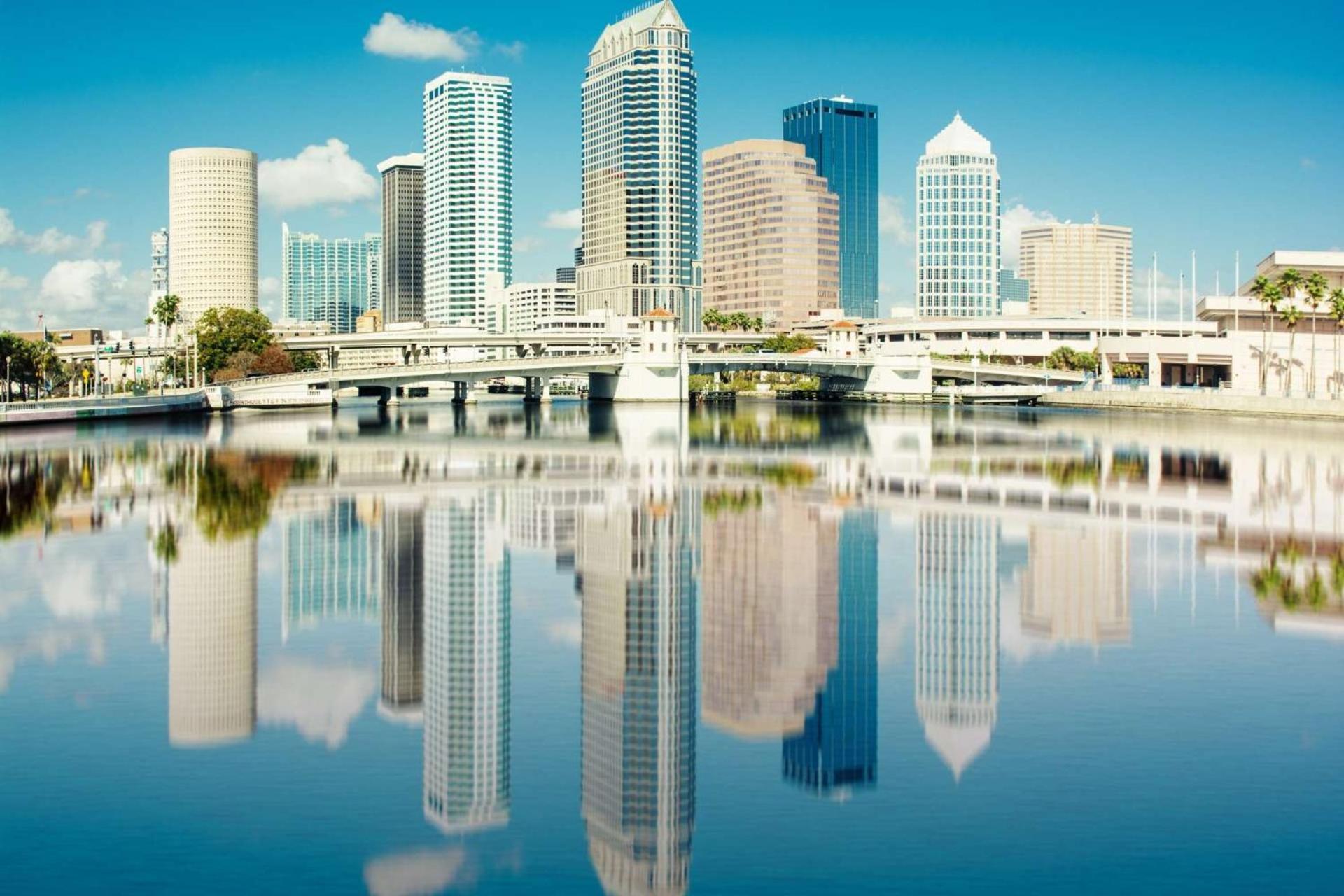 Treehouse Is A Quaint 2 Bedroom In An Up-And-Coming Part Of Town, Pet Friendly With Fenced Yard And Lounge Area That Is Close To Downtown Tampa Kültér fotó